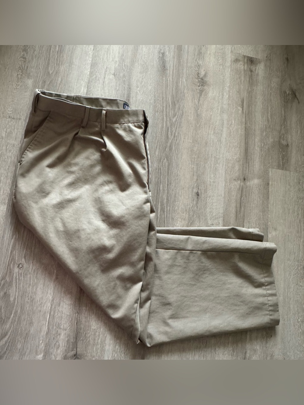 Izod Men's Chinos Classic Fit in Khaki Tan Size 46X30
